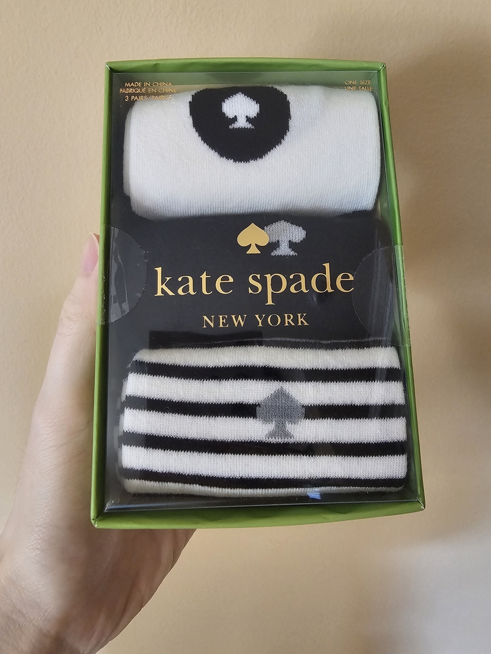 kate spade New York Black & White Spade Socks Gift Set